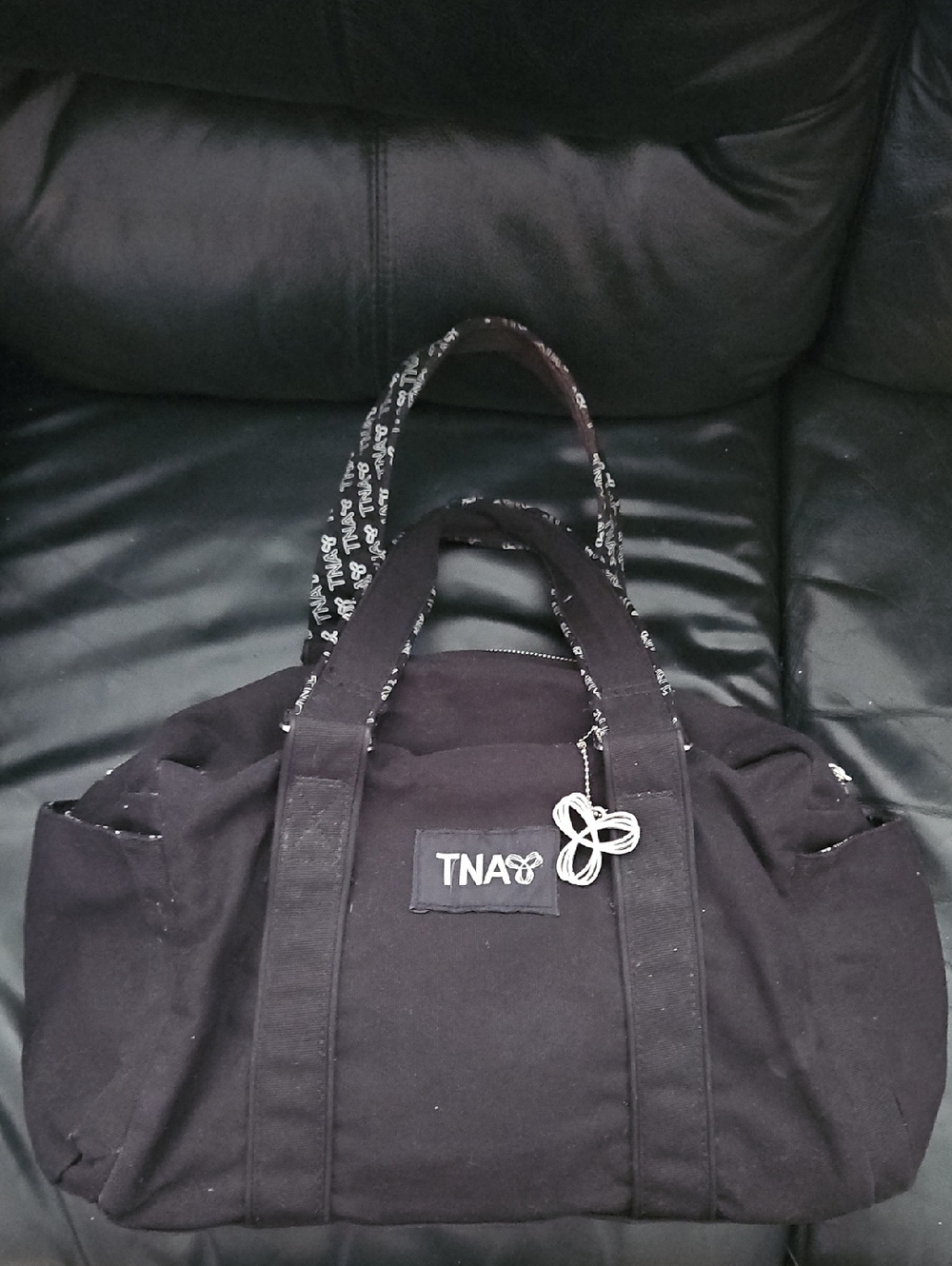 Aritzia TNA Black Canvas Duffle Medium Weekender Collegiate  ZIpper Bag - Picture 5 of 11